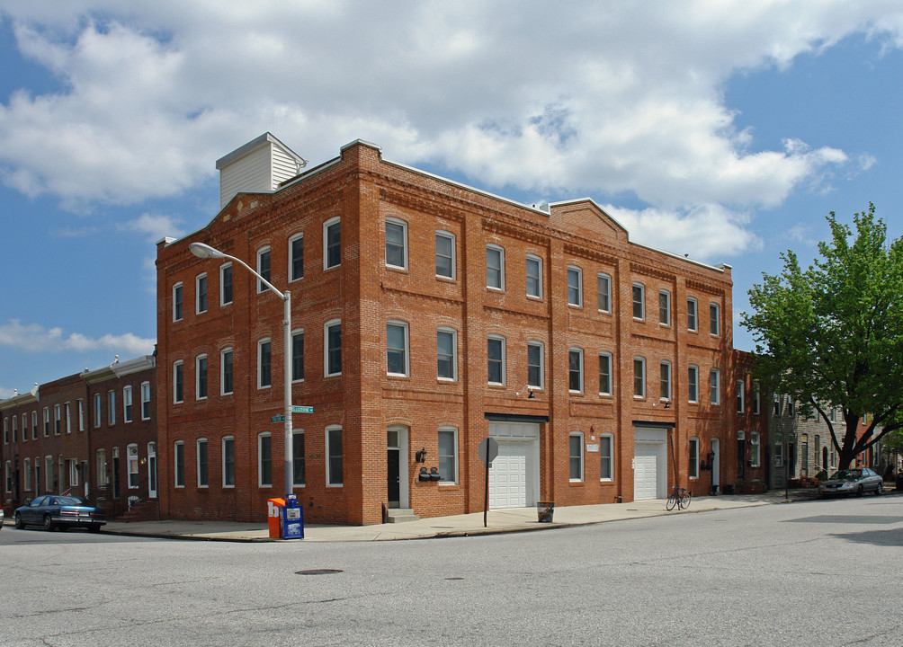 701 S Luzerne Ave in Baltimore, MD - Building Photo