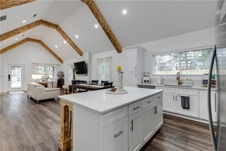 551 Woodrow Ave in Hapeville, GA - Building Photo - Building Photo