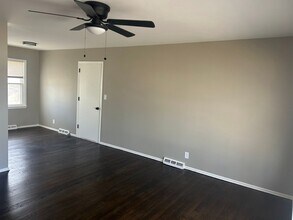 309 Manor Ln in Liberty, MO - Building Photo - Building Photo