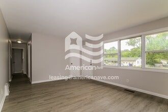 937 Clearfield Dr in Ferguson, MO - Building Photo - Building Photo