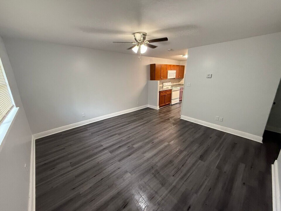 5314 Pine St in Seffner, FL - Building Photo