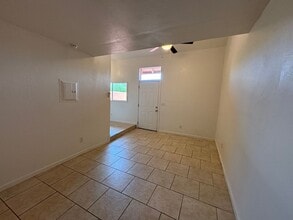 1 E Navajo Rd, Unit 1 E Navajo Rd Apt 3 in Tucson, AZ - Building Photo - Building Photo