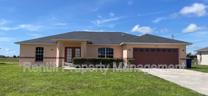 226 Magellan St in Ft. Myers, FL - Building Photo