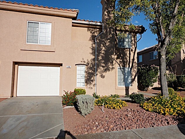 220 Winnsboro St in Henderson, NV - Building Photo