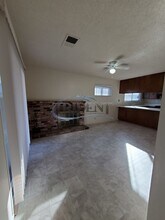 33 Hacienda Ln in Woodland, CA - Building Photo - Building Photo