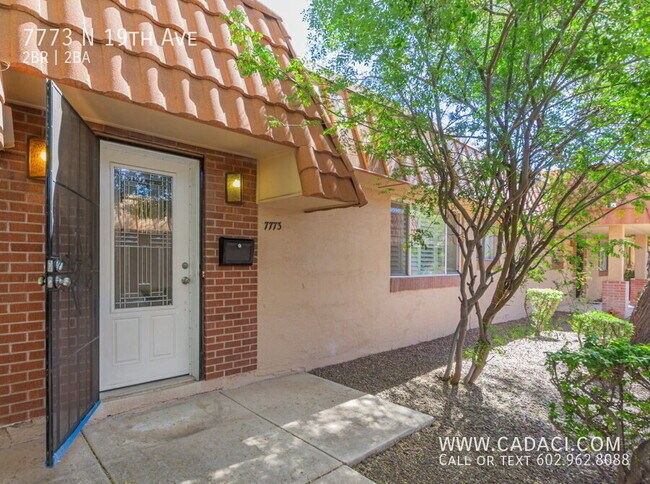 7773 N 19th Ave in Phoenix, AZ - Building Photo - Building Photo