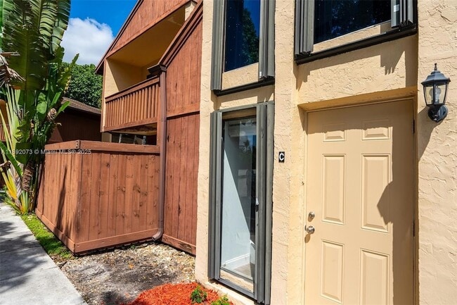 6211 SW 116th Pl in Miami, FL - Building Photo - Building Photo