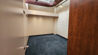 333 W Hubbard St in Chicago, IL - Building Photo - Building Photo