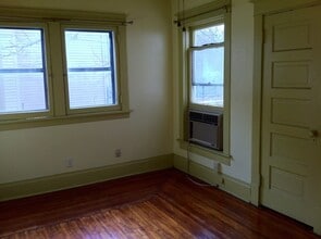 1009 SW Fillmore St, Unit 1 in Topeka, KS - Foto de edificio - Building Photo