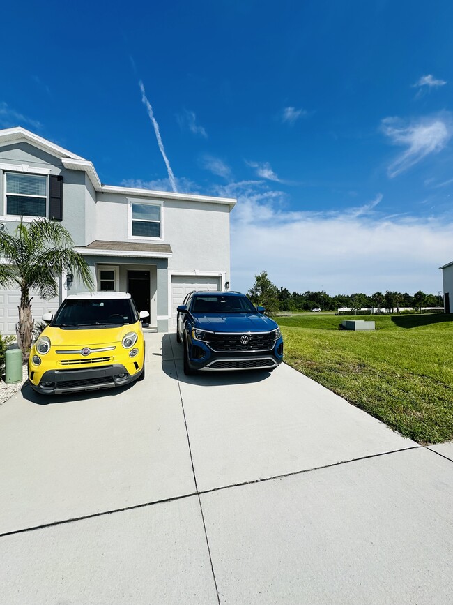 194 Mangrove Shade Cir in Apollo Beach, FL - Building Photo - Building Photo