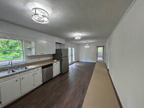 910 N Holly St in Monterey, TN - Building Photo - Building Photo