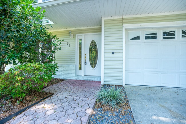 24 Cinderella Ln NW in Fort Walton Beach, FL - Foto de edificio - Building Photo