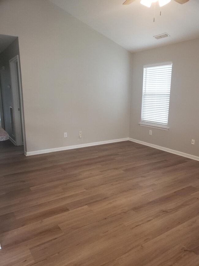 304 Fireweed Ct in Chesapeake, VA - Building Photo - Building Photo