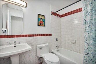 186 W 80th St in New York, NY - Building Photo - Building Photo