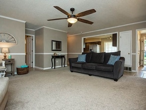 410 Laura Ann Dr in Collierville, TN - Foto de edificio - Building Photo