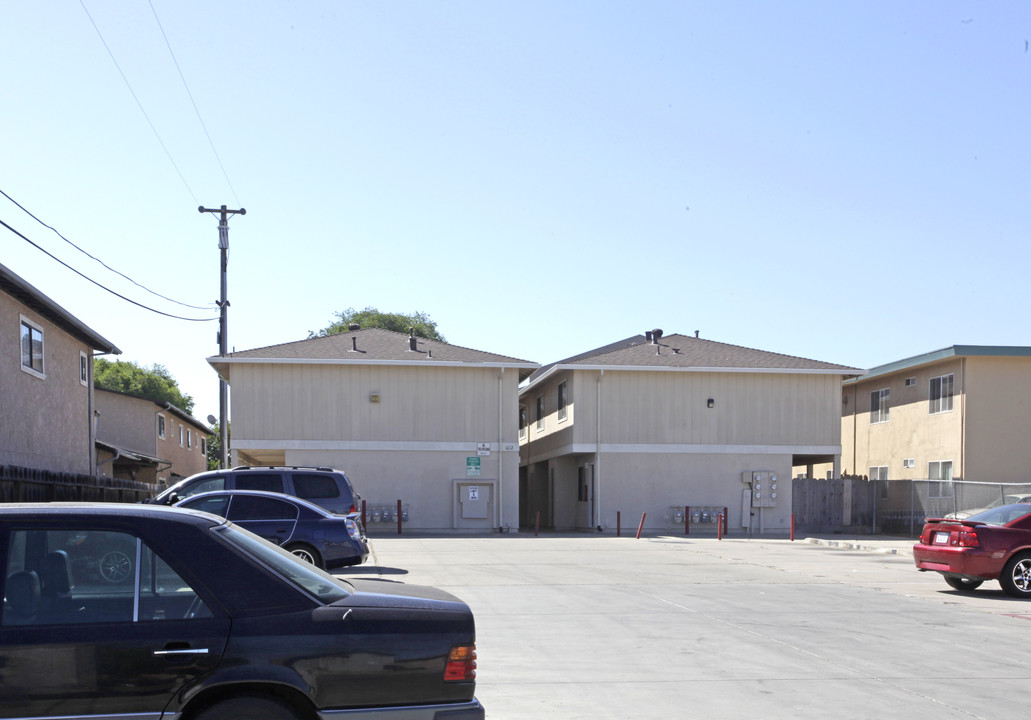 1012 N Sanborn Rd in Salinas, CA - Foto de edificio