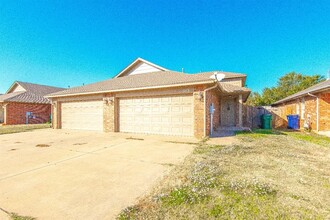 11113 SW 5th St in Yukon, OK - Building Photo - Building Photo