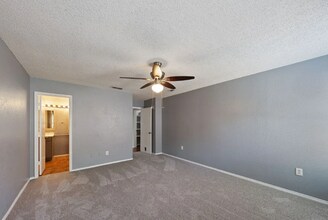 7953 Gardengate Ln in Fort Worth, TX - Building Photo - Building Photo