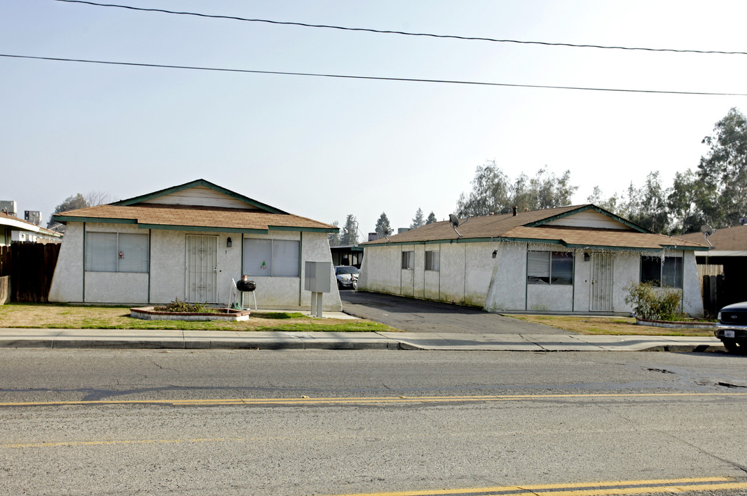 600 N Blackstone St in Tulare, CA - Building Photo