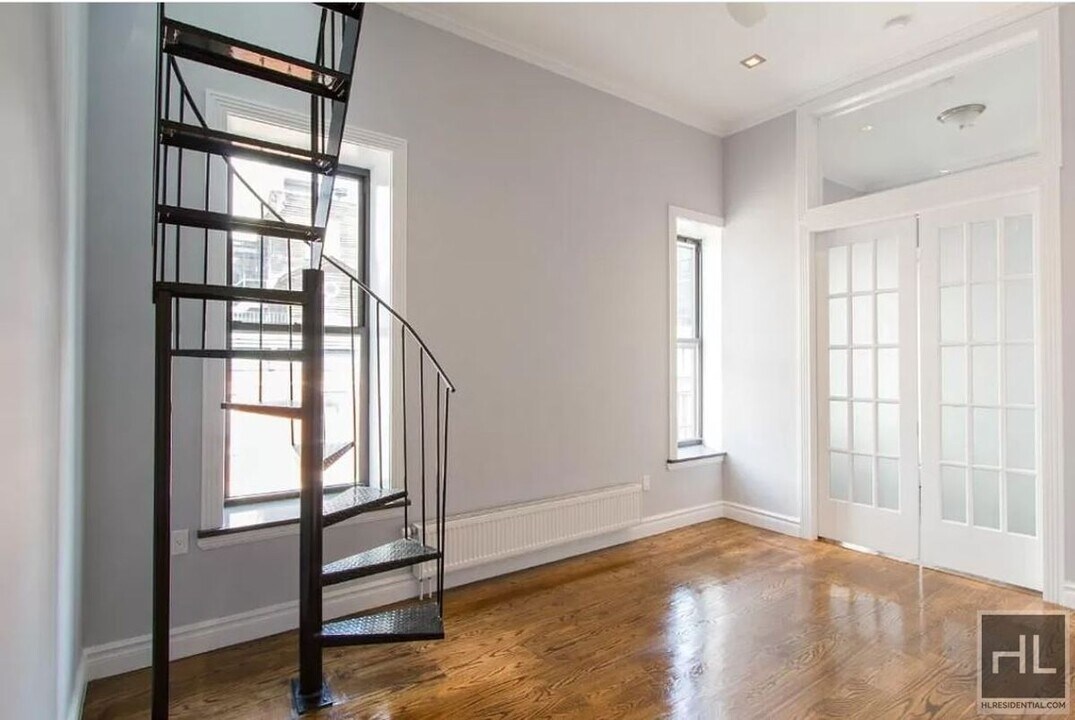 East 13th Street in New York, NY - Building Photo