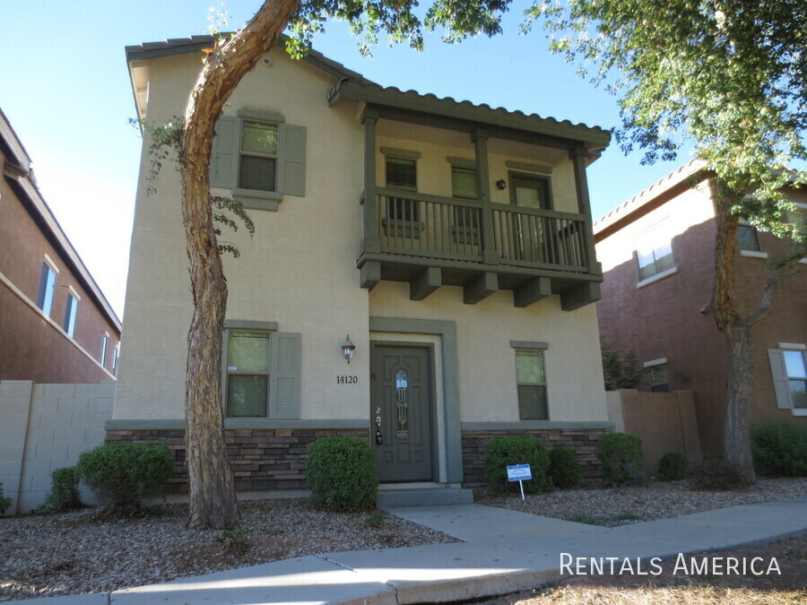 14120 W Country Gables Dr in Surprise, AZ - Building Photo