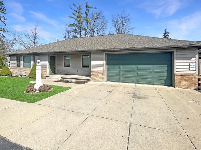 141 S Main in Cedar Springs, MI - Building Photo - Building Photo