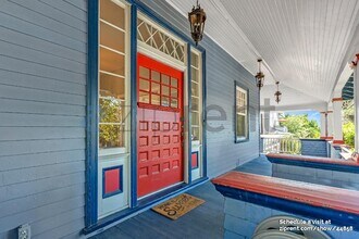 2391 NW Irving St in Portland, OR - Building Photo - Building Photo