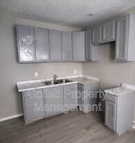 1924 E 123rd St in Cleveland, OH - Building Photo