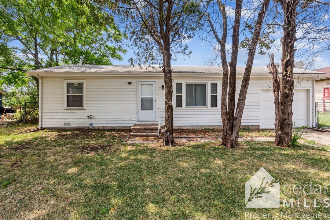 1925 S Custer Ave in Wichita, KS - Building Photo