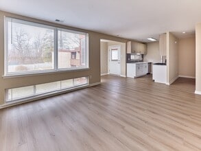 North Crossing in Willow Grove, PA - Building Photo - Building Photo