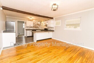 11412 London Ln in Apison, TN - Foto de edificio - Building Photo