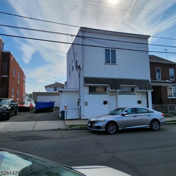 333 Clinton St in Haledon, NJ - Building Photo
