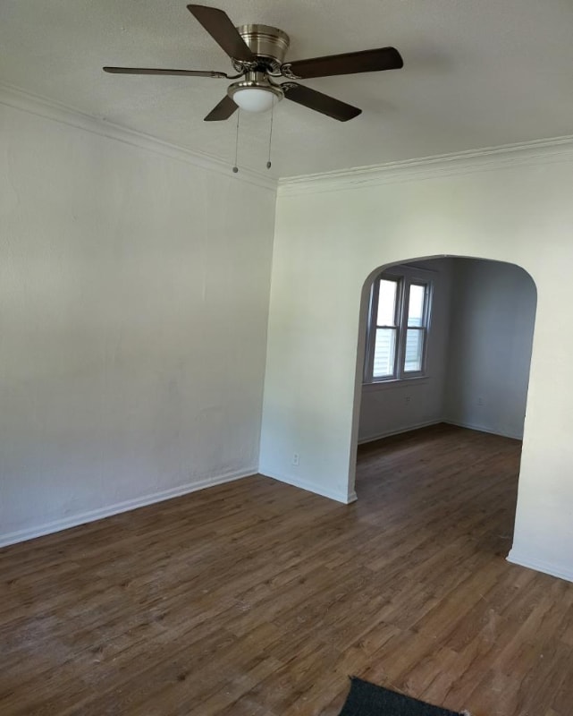 8752 S Saginaw Ave in Chicago, IL - Building Photo - Building Photo