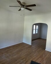 8752 S Saginaw Ave in Chicago, IL - Building Photo - Building Photo