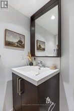 305 Roehampton Ave in Toronto, ON - Building Photo - Building Photo