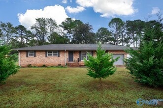 2105 Shannonhouse Rd SW in Huntsville, AL - Building Photo - Building Photo
