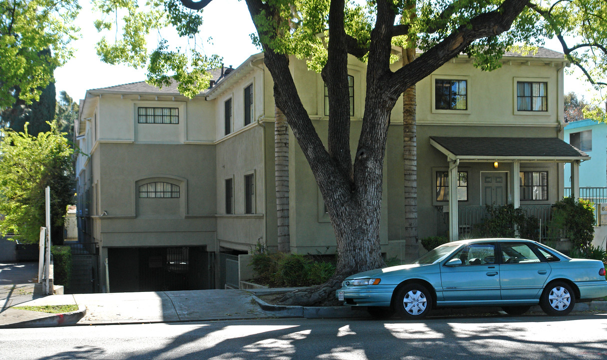 626 Los Robles Ave in Pasadena, CA - Foto de edificio