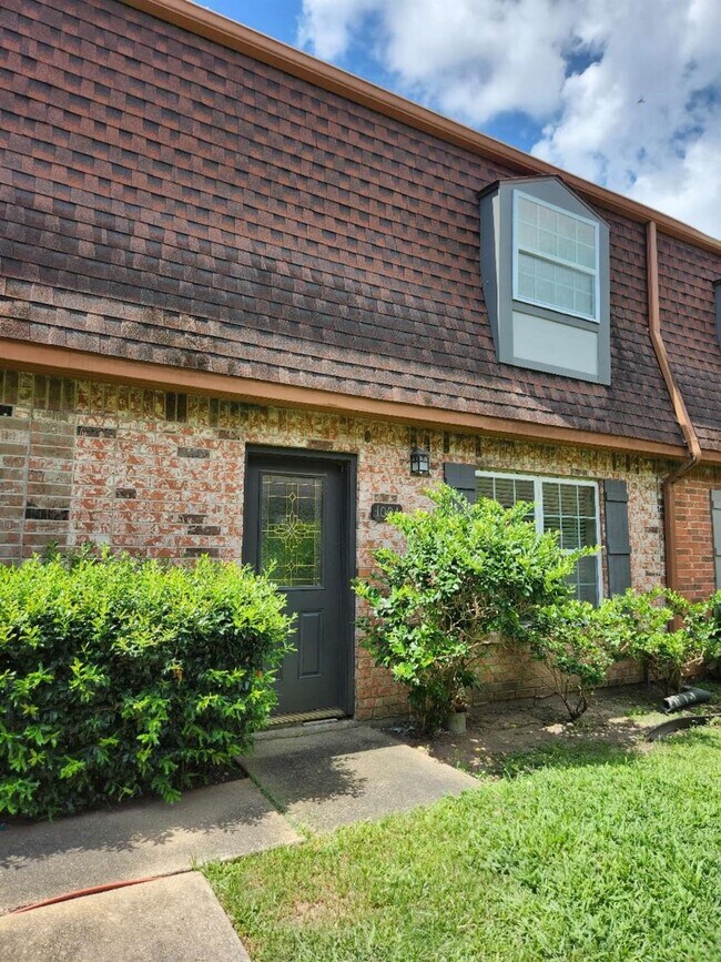 9303 Hammerly Blvd in Houston, TX - Building Photo - Building Photo