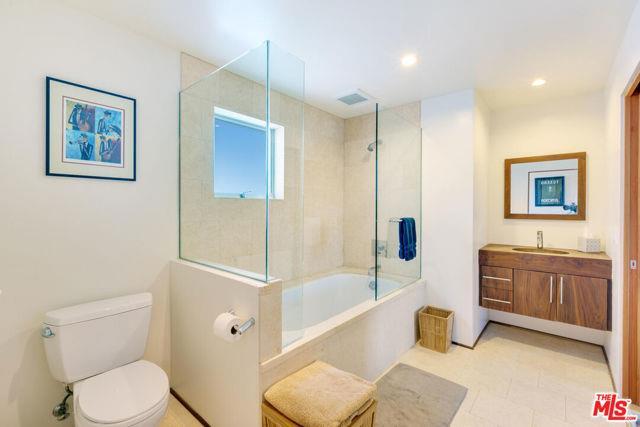 258 3rd Ave in Los Angeles, CA - Building Photo
