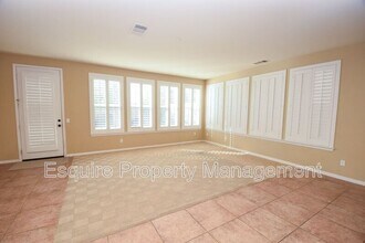 14131 Eaton Hollow Ct in Moorpark, CA - Building Photo - Building Photo