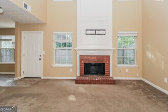 7175 Springchase Way in Austell, GA - Building Photo - Building Photo
