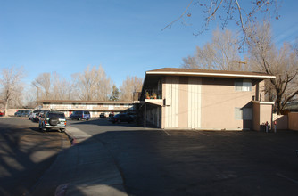 Century Park Apartments in Reno, NV - Foto de edificio - Building Photo