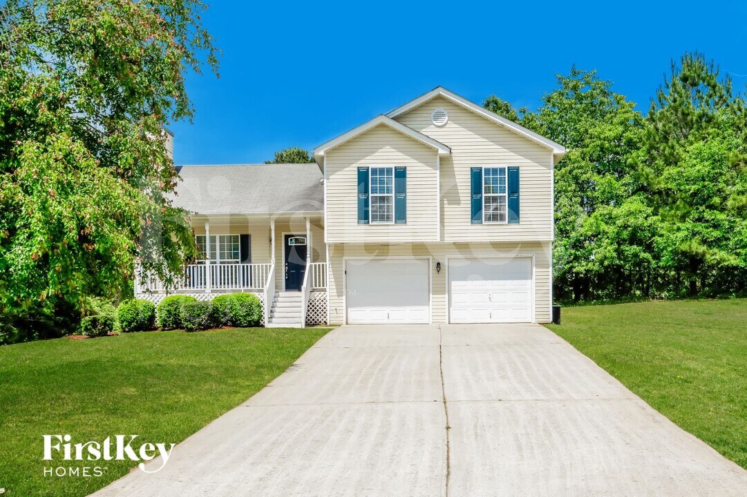 305 Carly Ct in Bethlehem, GA - Foto de edificio