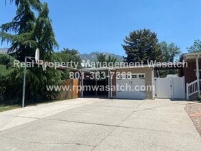 7089 S 2825 E in Cottonwood Heights, UT - Foto de edificio - Building Photo