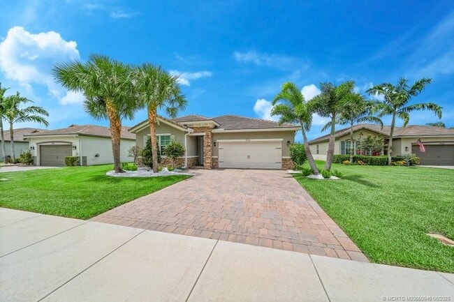 3521 SW Blackberry Ln in Palm City, FL - Building Photo - Building Photo