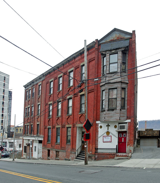 69-73 N Broadway in Yonkers, NY - Building Photo