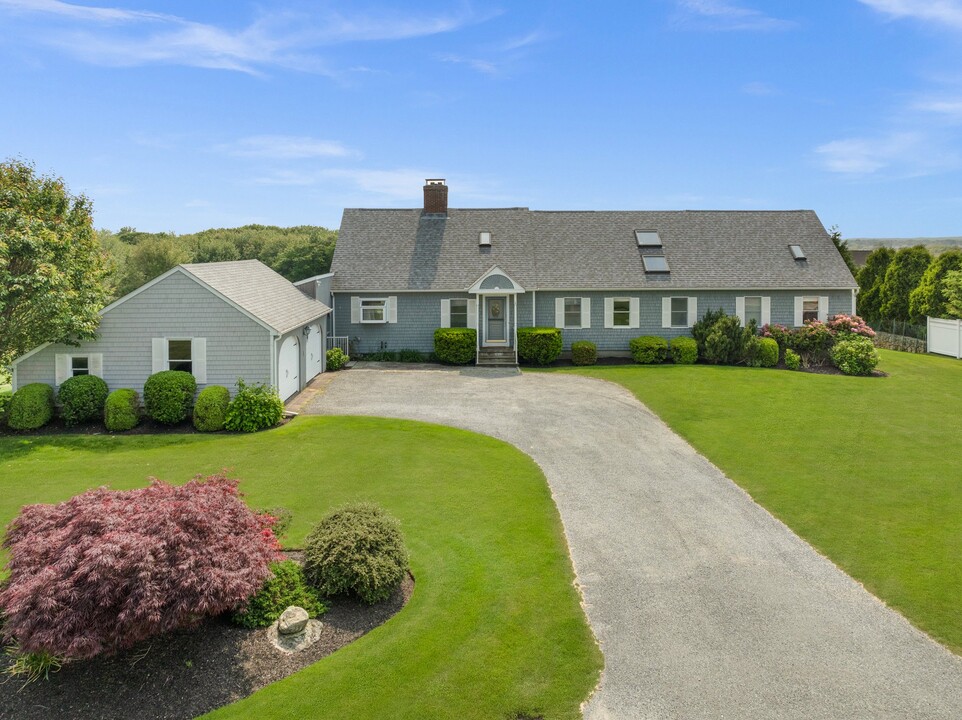 295 Carpenter Dr in South Kingstown, RI - Building Photo