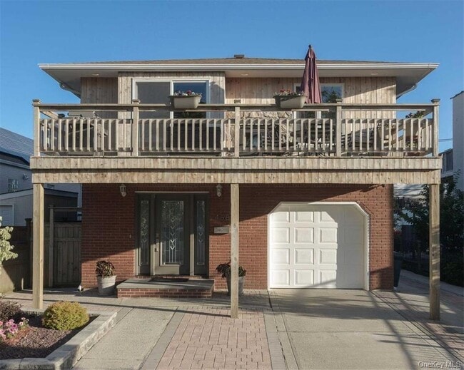 property at 458 W Chester St