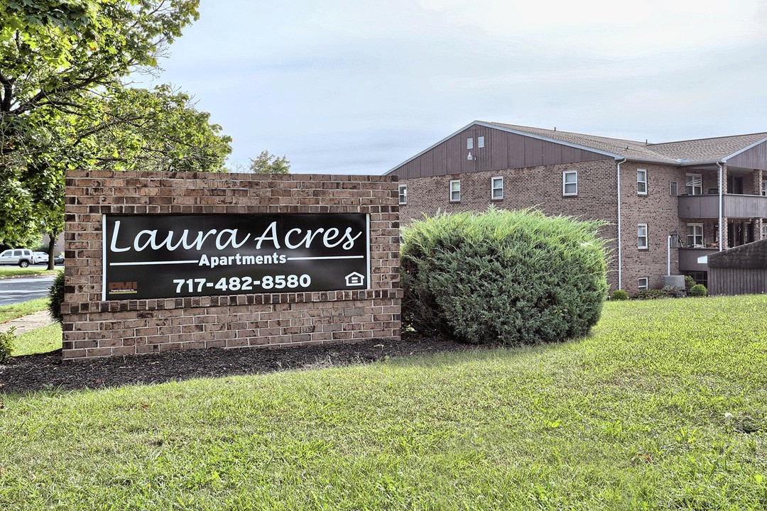 Laura Acres in Harrisburg, PA - Foto de edificio