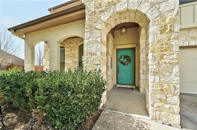 350 Dragon Ridge Rd in Buda, TX - Building Photo - Building Photo